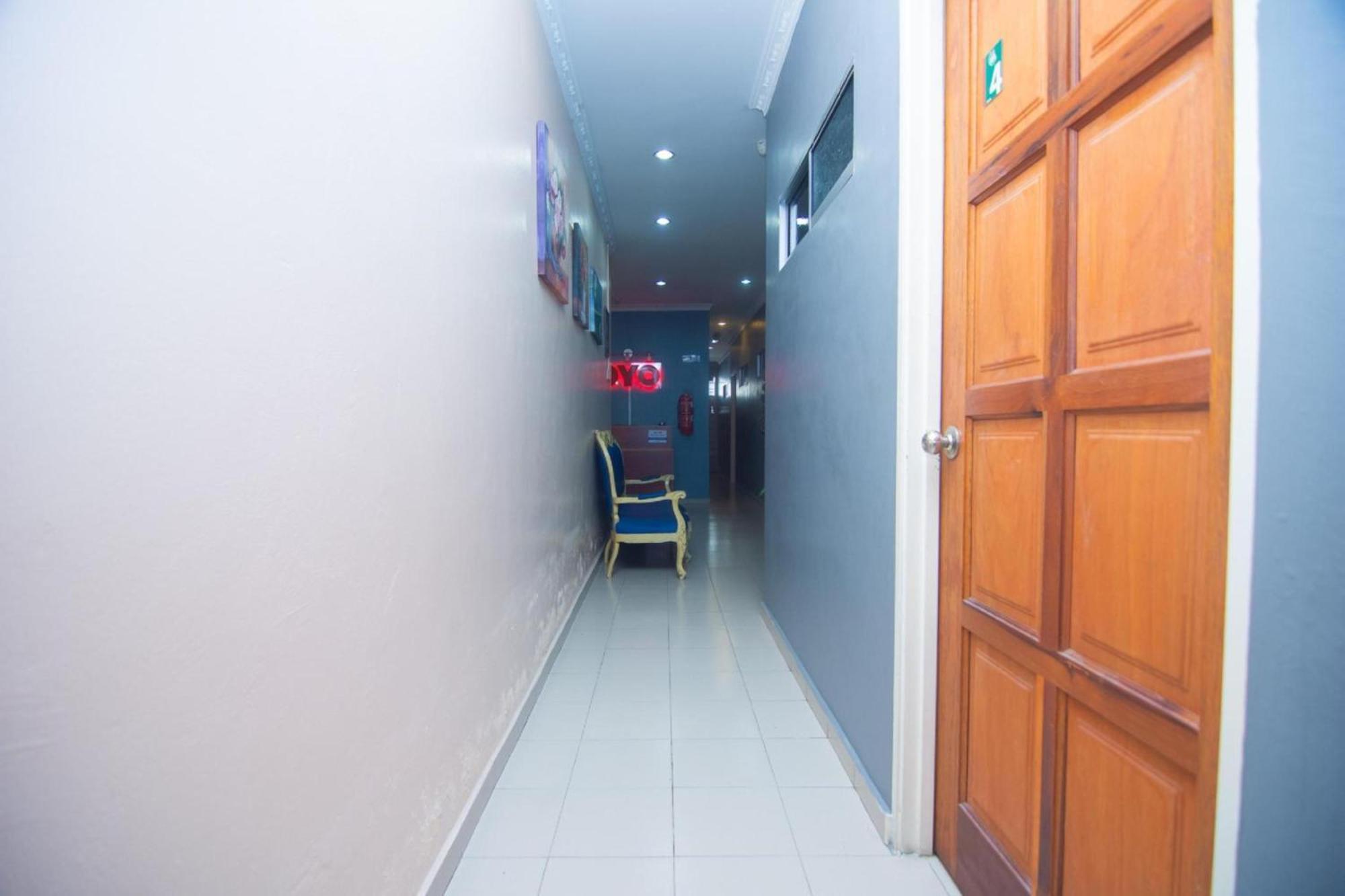 Oyo 1224 Hotel Hajah Rohayah Танджунг Малим Екстериор снимка